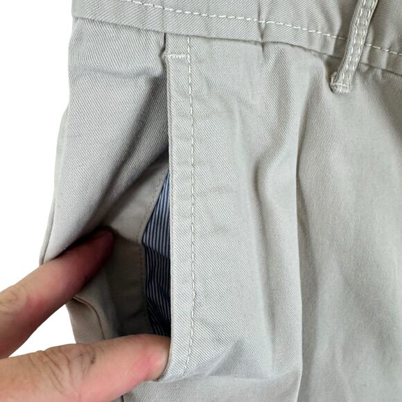 Eddie Bauer Mercer Fit Cotton Light Tan Lightweight Shorts Pockets Size 12 Tall - Picture 4 of 7